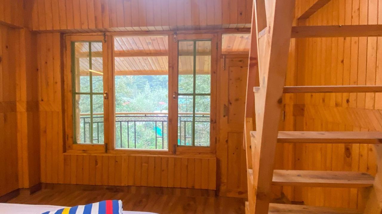 Madpackers Jibhi - Of Streamsides & Waterfalls Bagian luar foto