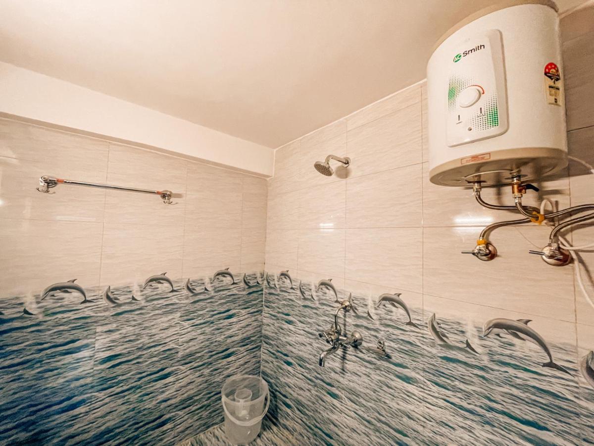 Madpackers Jibhi - Of Streamsides & Waterfalls Bagian luar foto