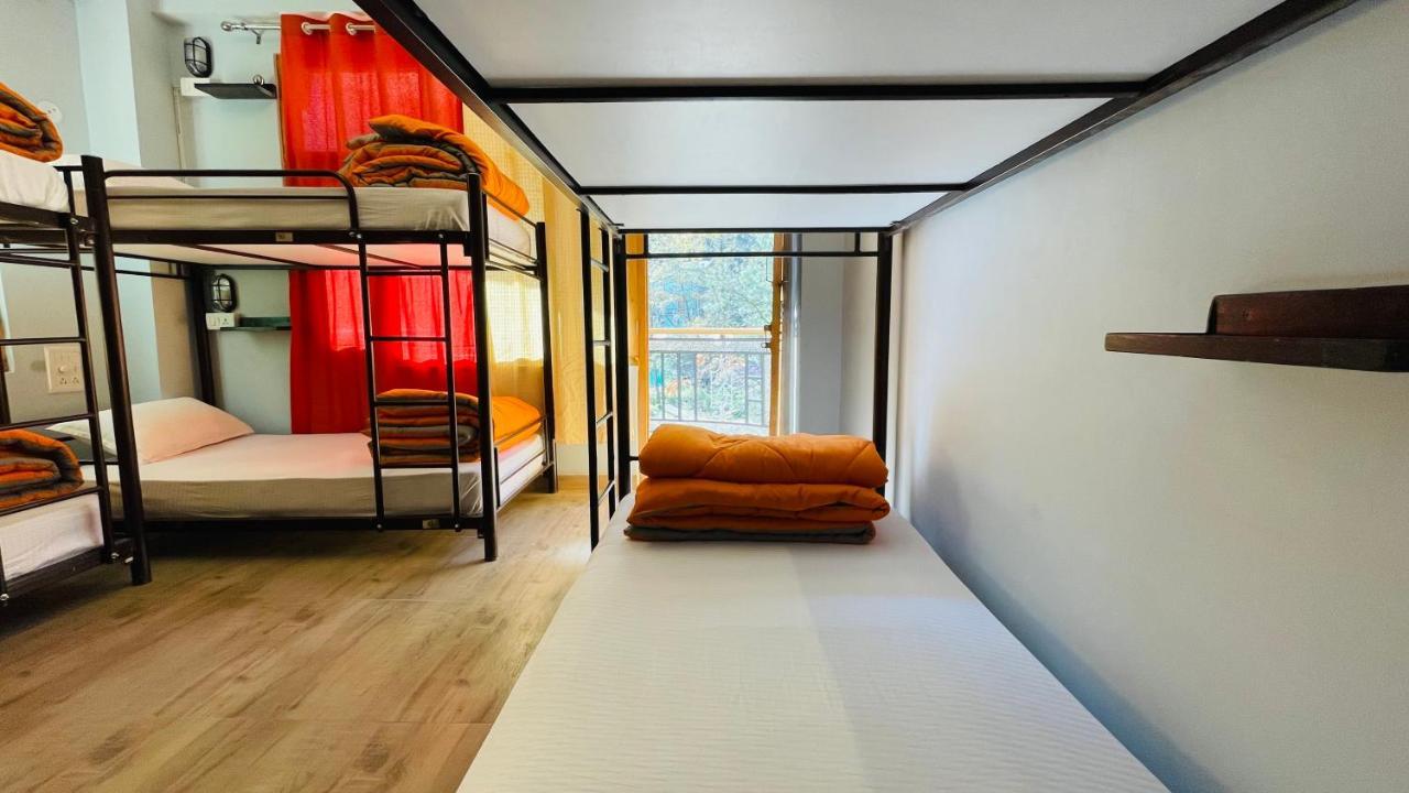 Madpackers Jibhi - Of Streamsides & Waterfalls Bagian luar foto