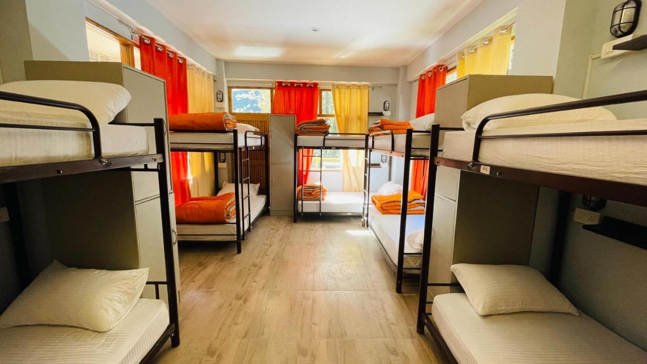Madpackers Jibhi - Of Streamsides & Waterfalls Bagian luar foto