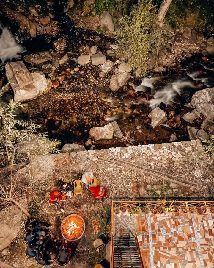 Madpackers Jibhi - Of Streamsides & Waterfalls Bagian luar foto