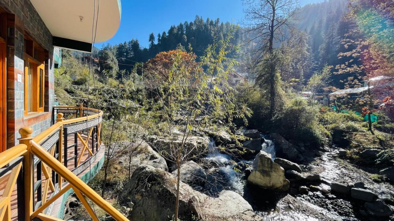 Madpackers Jibhi - Of Streamsides & Waterfalls Bagian luar foto